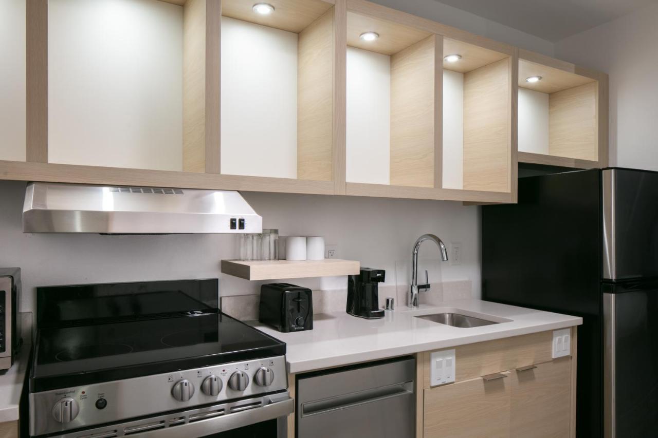 Towneplace Suites By Marriott Oshkosh Extérieur photo