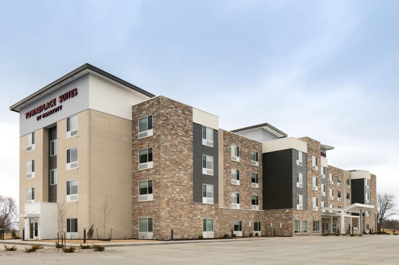 Towneplace Suites By Marriott Oshkosh Extérieur photo