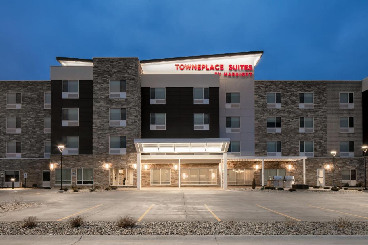 Towneplace Suites By Marriott Oshkosh Extérieur photo