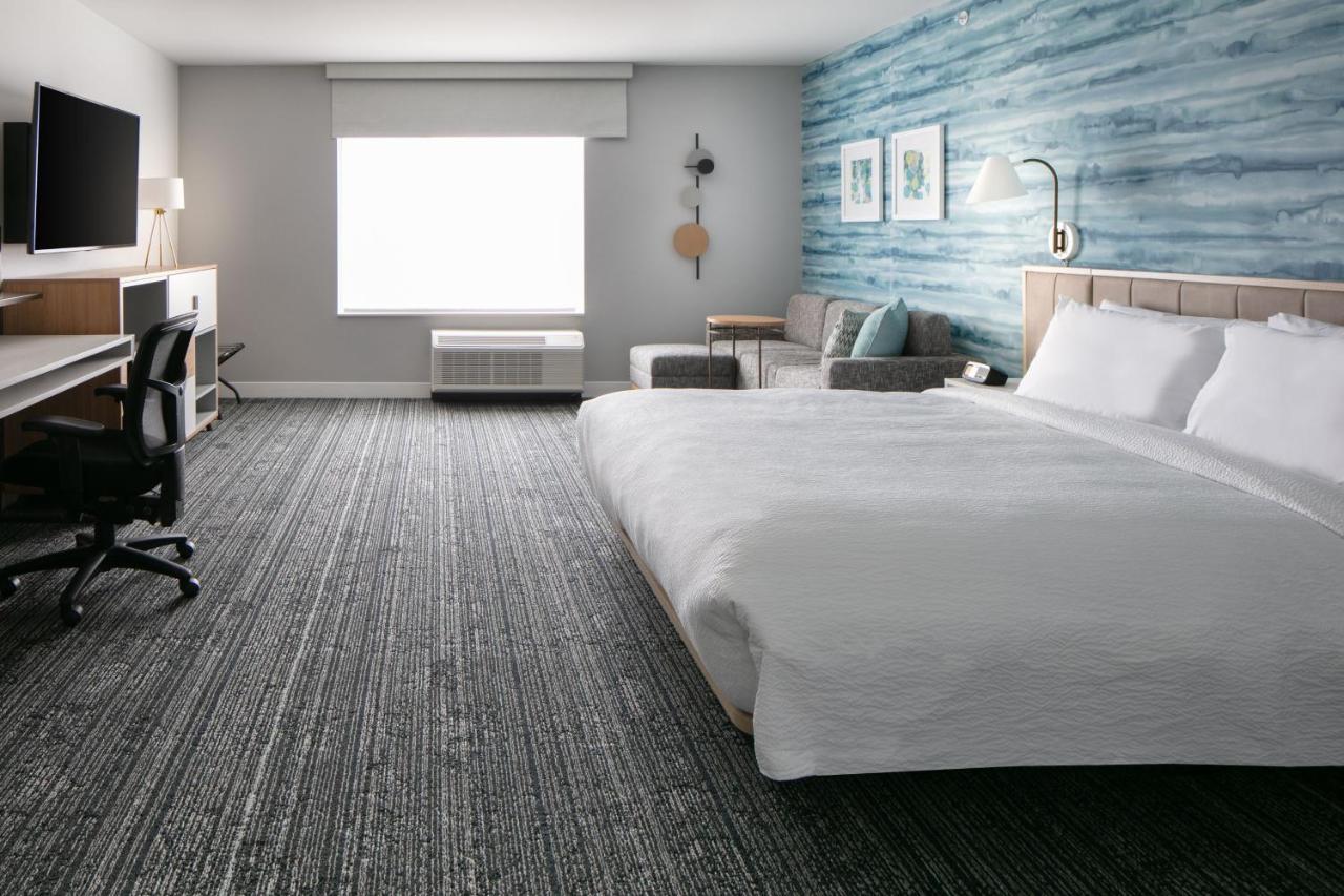 Towneplace Suites By Marriott Oshkosh Extérieur photo