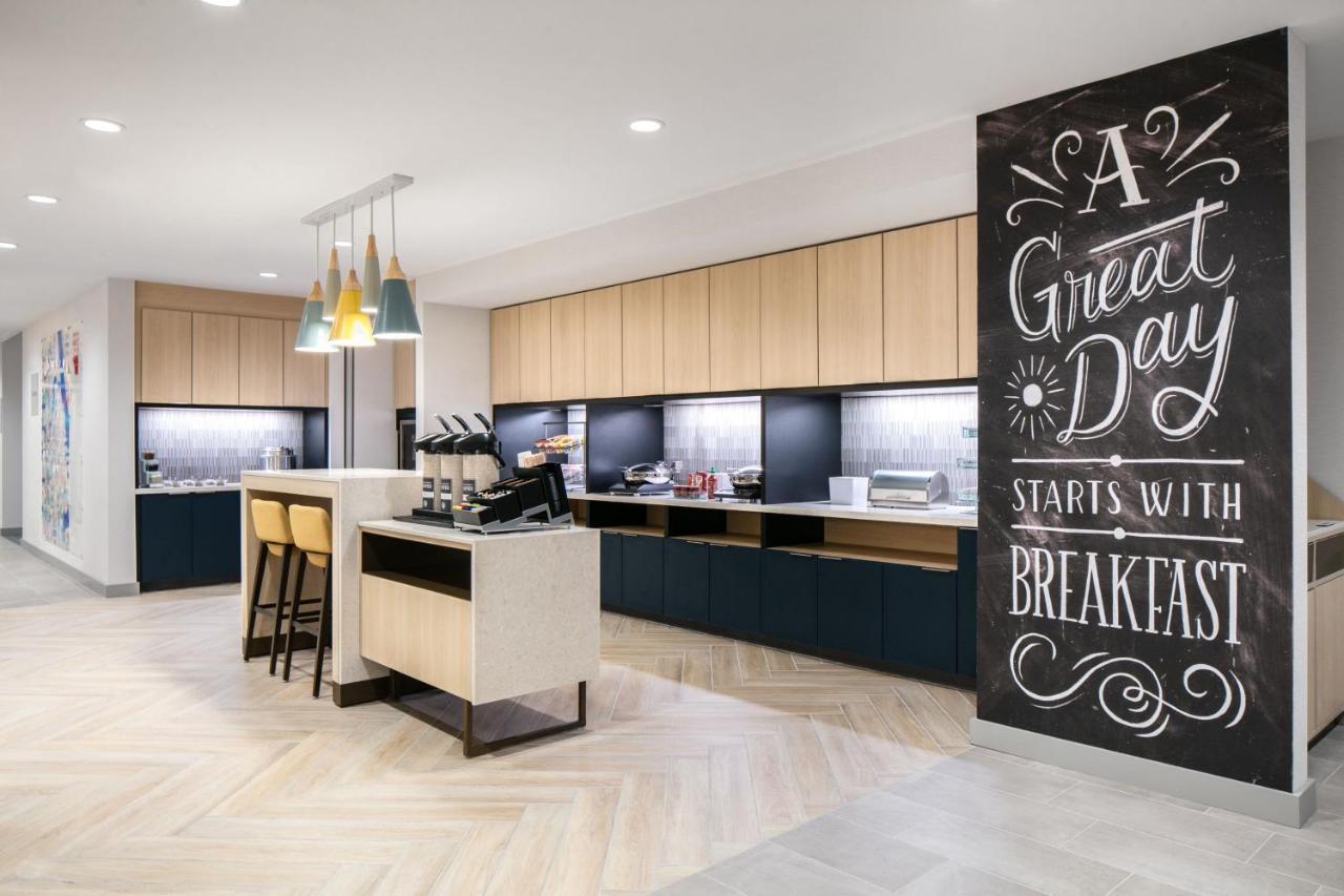 Towneplace Suites By Marriott Oshkosh Extérieur photo