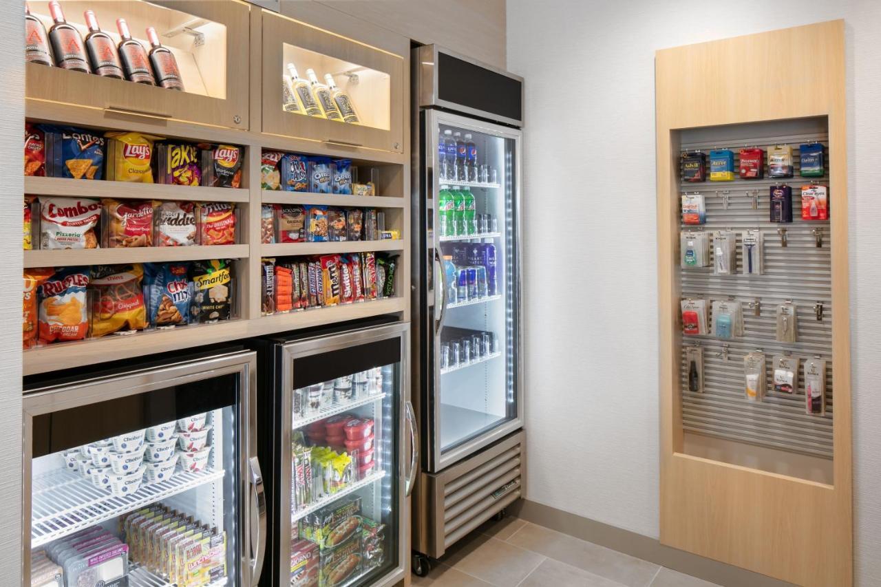 Towneplace Suites By Marriott Oshkosh Extérieur photo