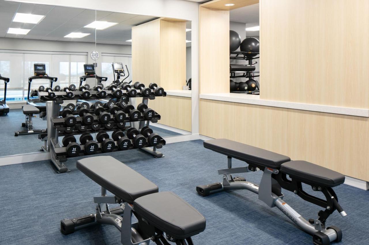 Towneplace Suites By Marriott Oshkosh Extérieur photo