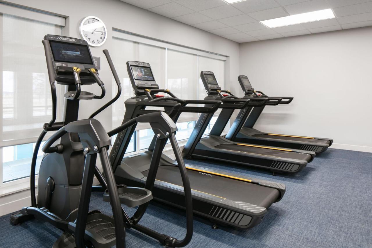 Towneplace Suites By Marriott Oshkosh Extérieur photo